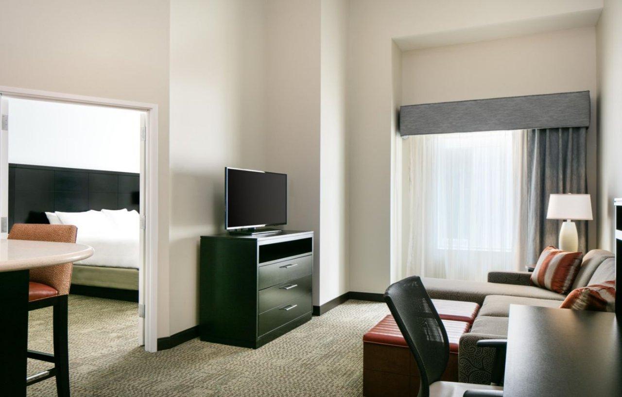 Staybridge Suites Des Moines Downtown By Ihg Buitenkant foto